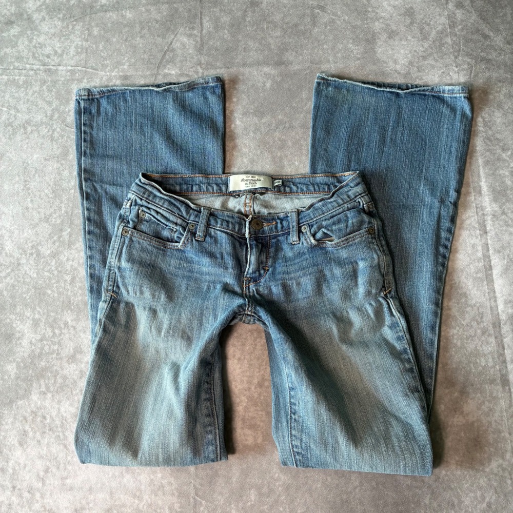 Y2K Abercrombie & Fitch Low Rise Flared  Jeans Medium Wash Stretch 00R